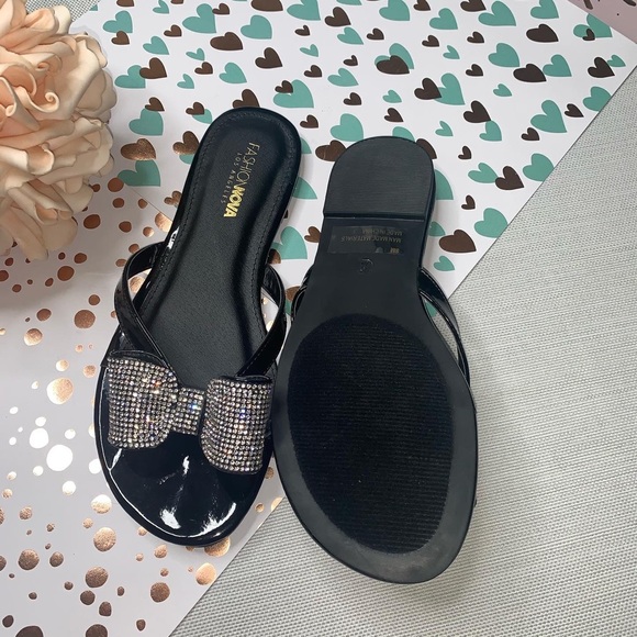 Fashion Nova’ Not Responsible Flat Sandals - Picture 3 of 10
